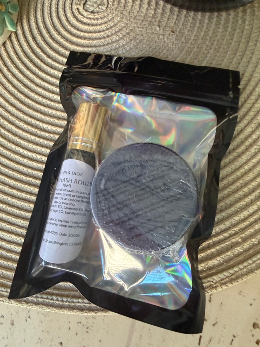 DANI & DIOR Hot Flash Balm & Roll-On Set - Holographic Pouch - Picture 7 of 7